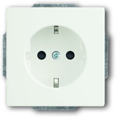 SCHUKO� Steckdose mit integriertem erh�htem Ber�hrungsschutz